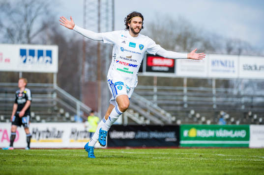 Umeås Simon Mårtensson jublar