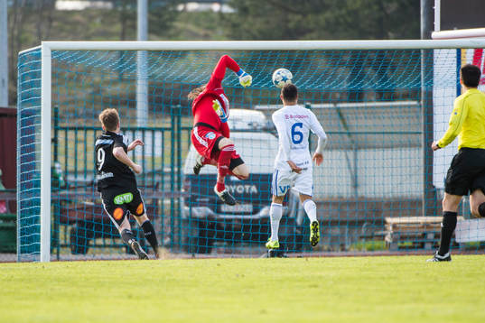 Umeås Pilip Vaitsiakhovich släpper in 2-2 målet