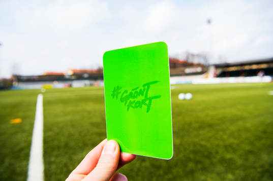 Grönt kort lanseras för första gången i Damallsvenskan.