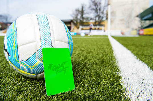 Grönt kort lanseras för första gången i Damallsvenskan.
