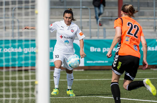 Rosengårds Marta Viera Da Silva gör 1-0. Här med
