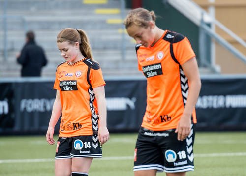 Kristianstads Tilda Persson och Jenny Danielsson deppar