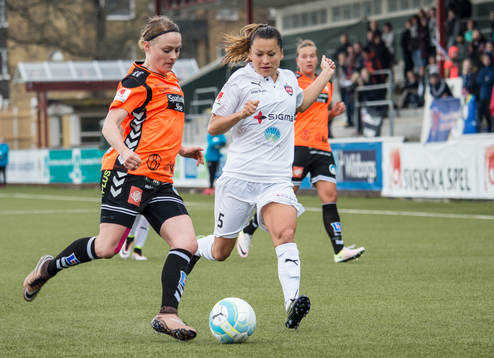 Kristianstads Sif Atladottir mot Rosengårds Alexandra Riley