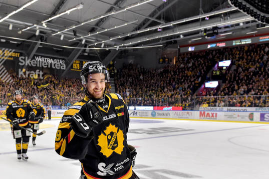 Skellefteås Andrew Calof jublar