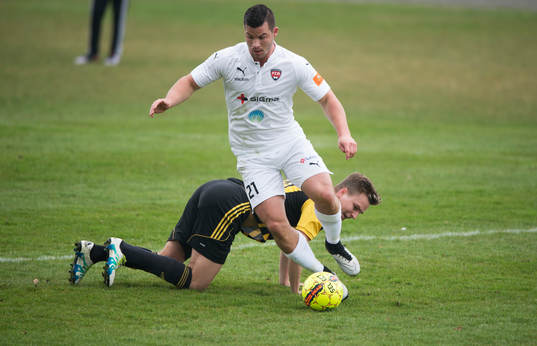IFK Hässleholms Danny Gunnarsson i matchen i division 2