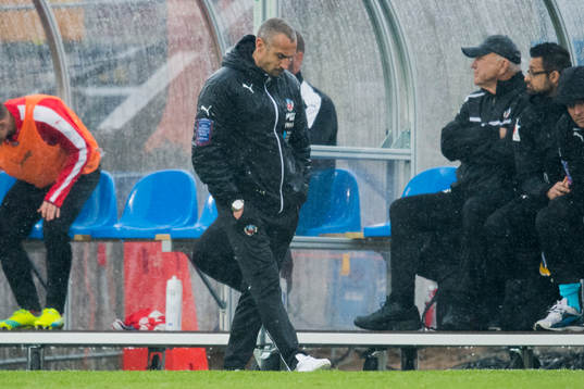Helsingborgs manager Henrik Larsson deppar