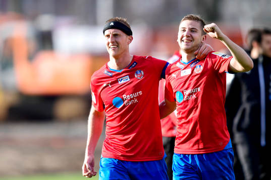 Helsingborgs Peter Larsson och Darijan Bojanić jublar