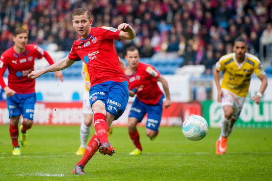 Helsingborgs Darijan Bojanić gör 3-1 på straff