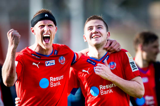 Helsingborgs Peter Larsson och Darijan Bojanić jublar