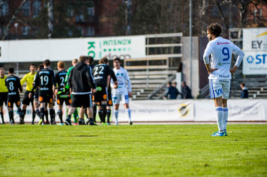 Umeå FC Simon Mårtensson deppar