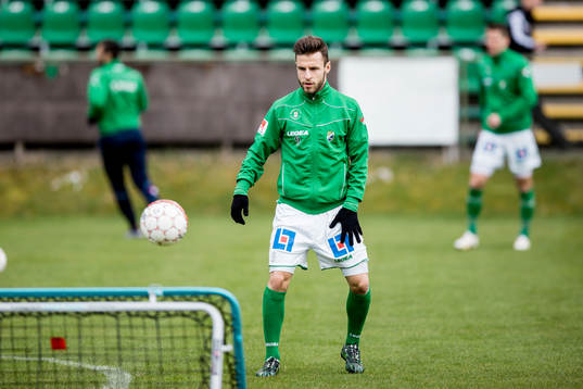 Ljungskiles Admir Bajrovic värmer upp