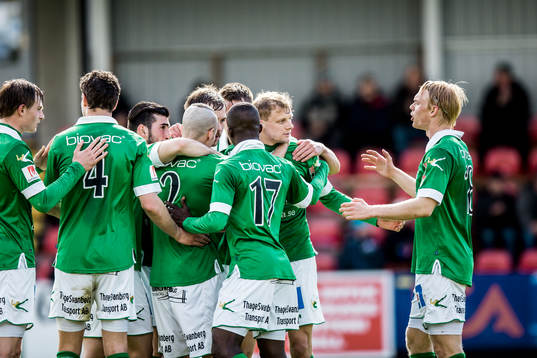 Ljungskiles Jakob Olsson har gjort 1-0 och jublar med