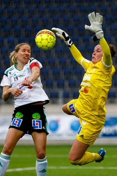 Mallbackensmålvakt Johanna Gunnarsson och Linköpings