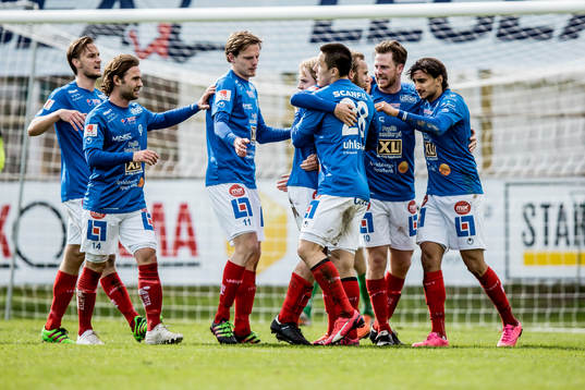 Åtvidabergs Sebastian Ramhorn har gjort 2-2 och jublar med