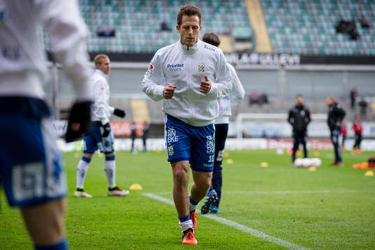 IFK Göteborgs Tobias Hysén värmer upp innan