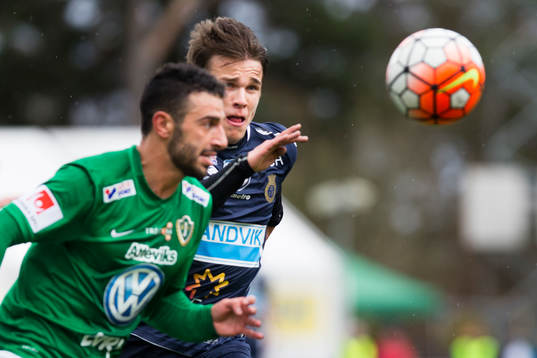 Jönköpings André Calisir mot Gefles Simon Skrabb