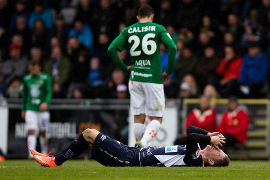 Gefles Johan Bertilsson har ont