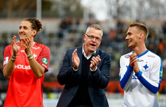 Norrköpings målvakt David Mitov Nilsson, tränare Jan