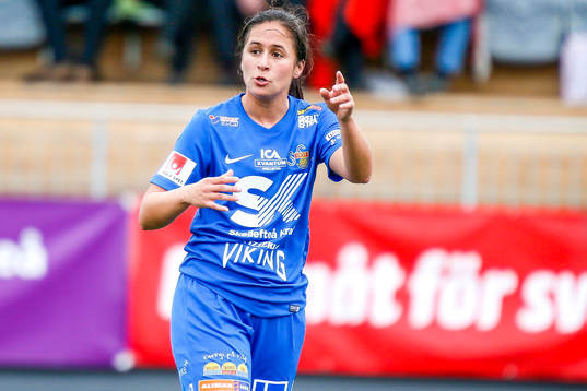 Sunnanås Taylor Leach  i premiären av elitettan i fotboll