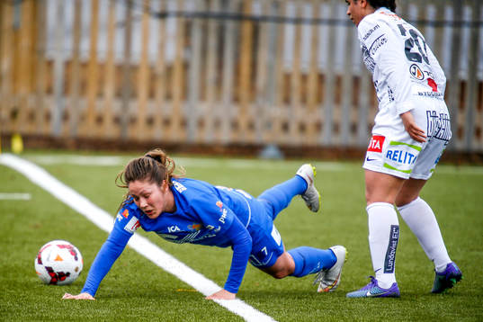 Sunnanås Michelle Wörner   i premiären av elitettan i