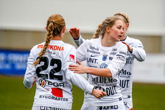 Sirius jublar i premiären av elitettan i fotboll mellan