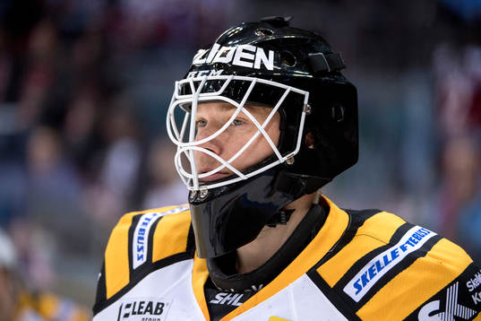 Skellefteås målvakt Johan Backlund innan final 2 i