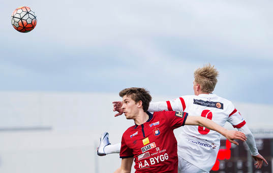 Örgrytes Daniel Paulson och Assyriskas Simon Strand