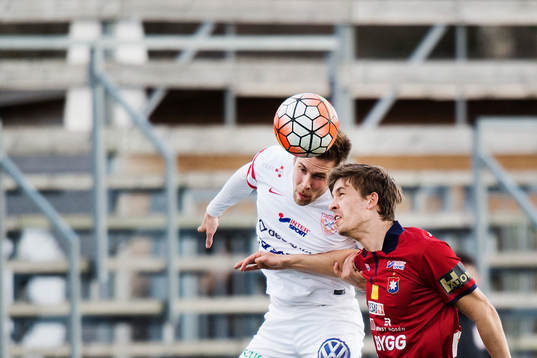 Assyriskas Daniel Sliper och Örgrytes Daniel Paulson