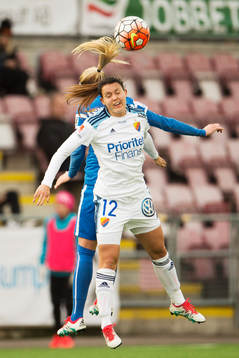 Djurgårdens Emilia Appelqvist och Eskilstunas Olivia