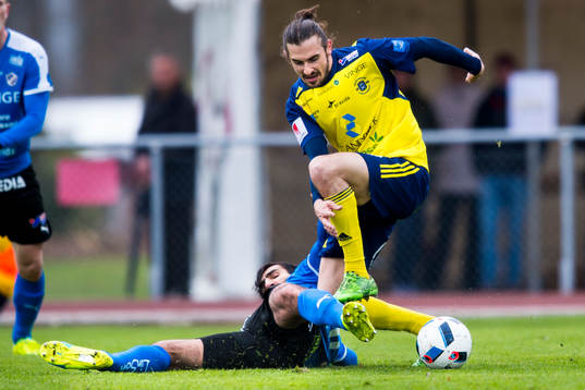 Bläddra bland fler bilder av Fotboll, Superettan, Ängelholm - Halmstad