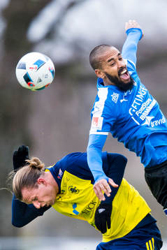Ängelholms Sebastian Carlsen och Halmstads Junes Barny