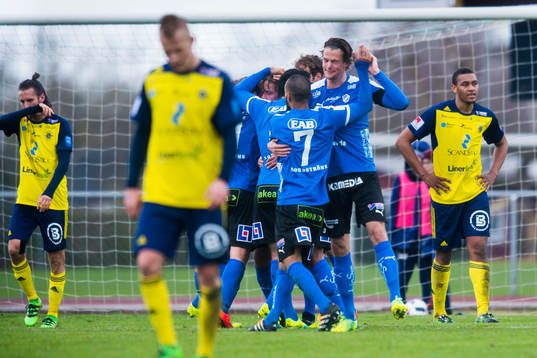 Ängelholms Christian Ljungberg (förgrunden) och Patrick