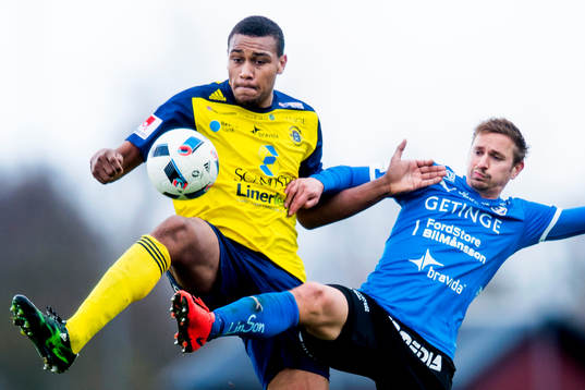 Ängelholms Patrick Dyrestam och Halmstads Fredrik Olsson