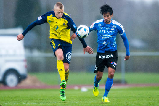 Ängelholms Christian Ljungberg och Halmstads Antonio Rojas