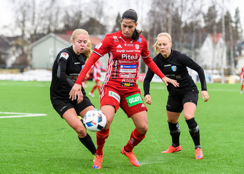 s Maja Göthberg (v), Adeline Engman (h)