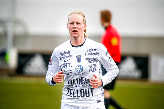 Sirius Moa Mattsson  i premiären av elitettan i fotboll