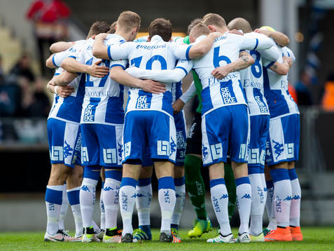 IFK Göteborg samlade innan fotbollsmatchen i Allsvenskan