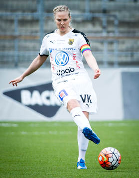 Umeås Lisa Lantz med regnbågsbindel