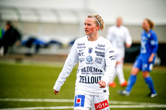 Sirius Elin Åkerman i premiären av elitettan i fotboll