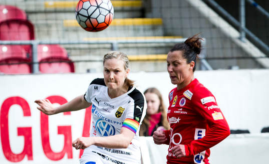 Umeås Lisa Lantz med regnbågsbindel