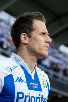 IFK Göteborgs Tobias Hysén på väg in till planen innan