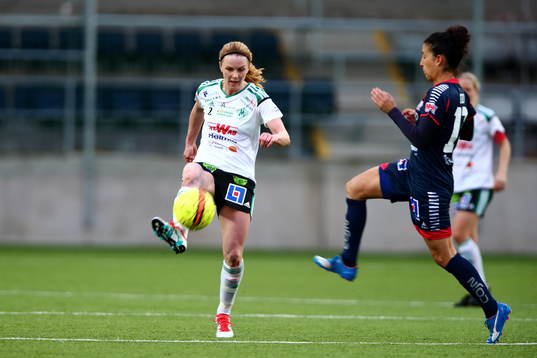 Mallbackens Theresé Stolpe och Linköpings Claudia Neto