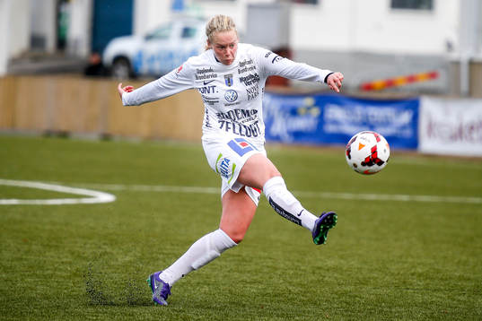 Sirius Moa Mattsson  i premiären av elitettan i fotboll