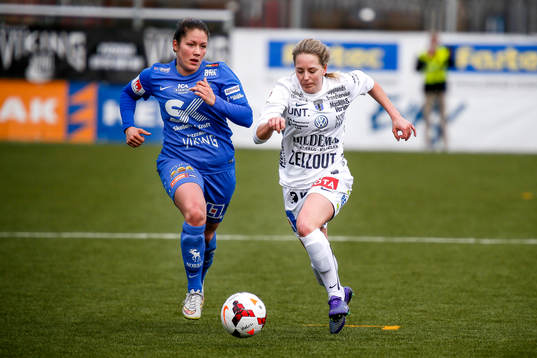 Sirius Stina Melin  i premiären av elitettan i fotboll