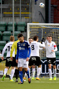Örebros Robert Åhman Persson jublar