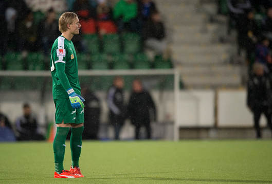Örebros målvakt Jacob Rinne deppar