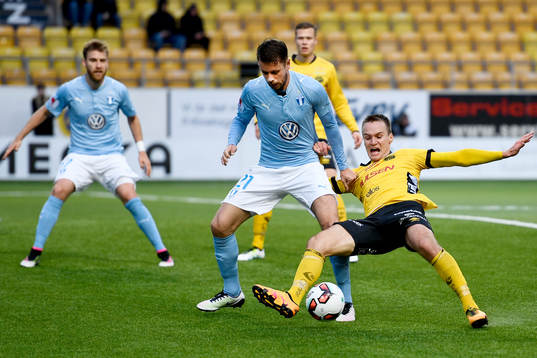 Elfsborgs Viktor Prodell och Malmö FFs Kari Arnason