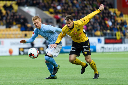 Elfsborgs Henning Hauger och Malmö FFs Erdal Rakip