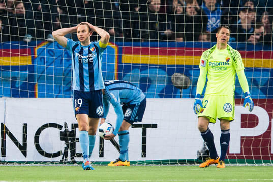 Djurgårdens Marcus Hansson och målvakt Kenneth Høie