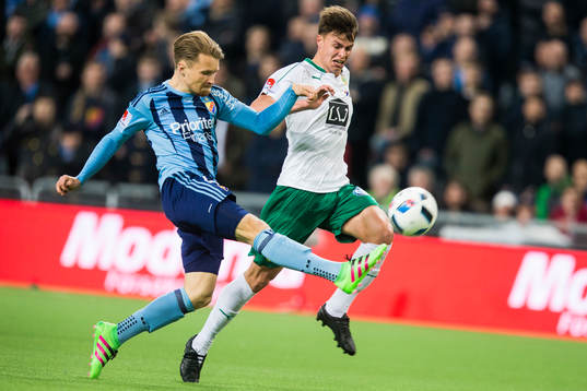Djurgårdens Jacob Une Larsson och Hammarbys Melker Hallberg